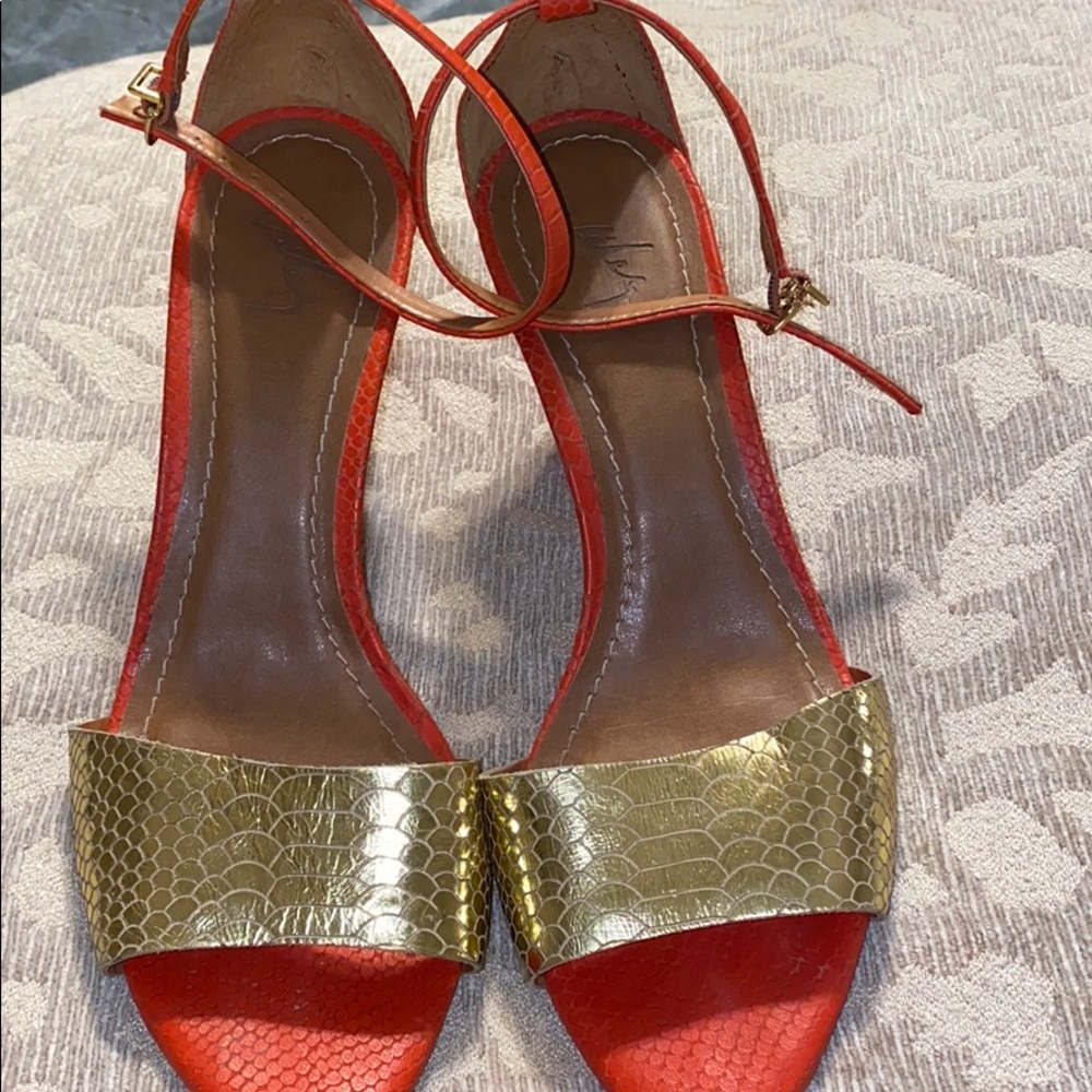 Velez sandals size  40